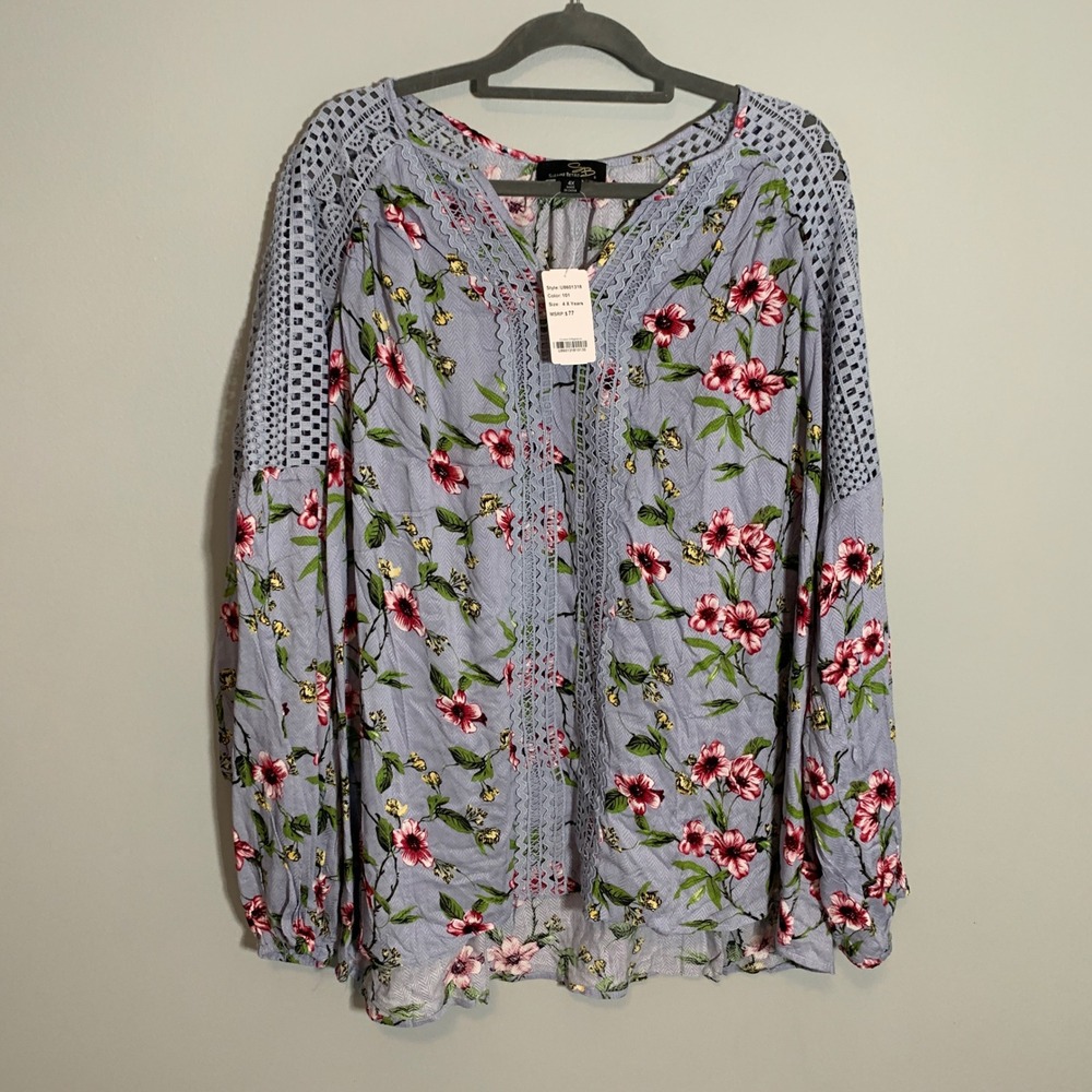 NEW Suzanne Betro Womens Plus Size 4X Blue Floral‎ Lace Trim V Neck Blouse Top